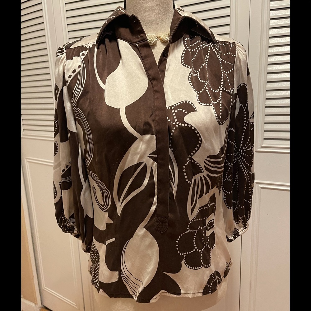 Classy Bebe silky blouse